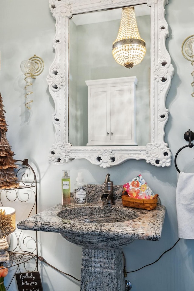 314 W 6th St Unit 7, Columbia, TN 38401 - bathroom with a chandelier