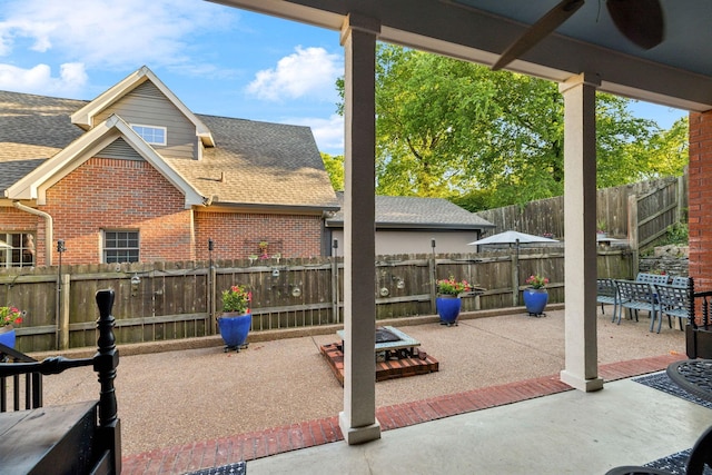 314 W 6th St Unit 7, Columbia, TN 38401 - fenced backyard with a patio and a ceiling fan