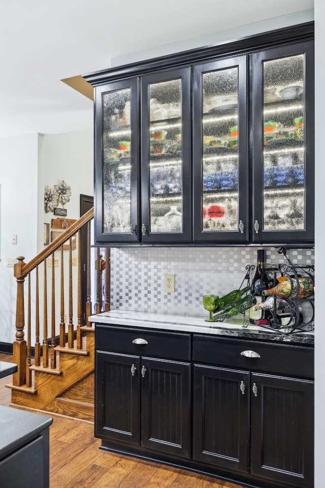 314 W 6th St Unit 7, Columbia, TN 38401 - bar with tasteful backsplash and stairway