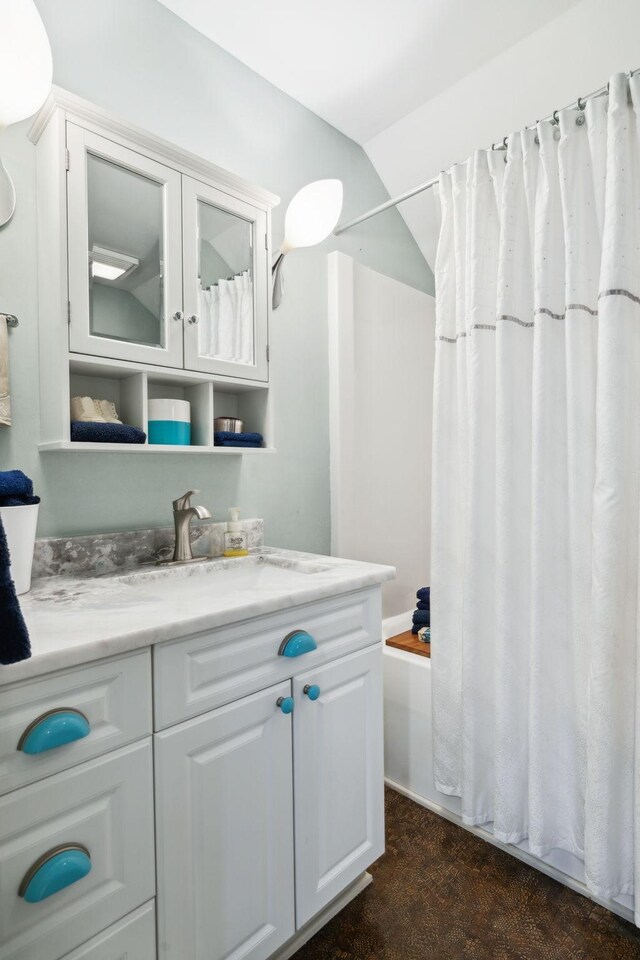 314 W 6th St Unit 7, Columbia, TN 38401 - bathroom featuring vanity and shower / tub combo
