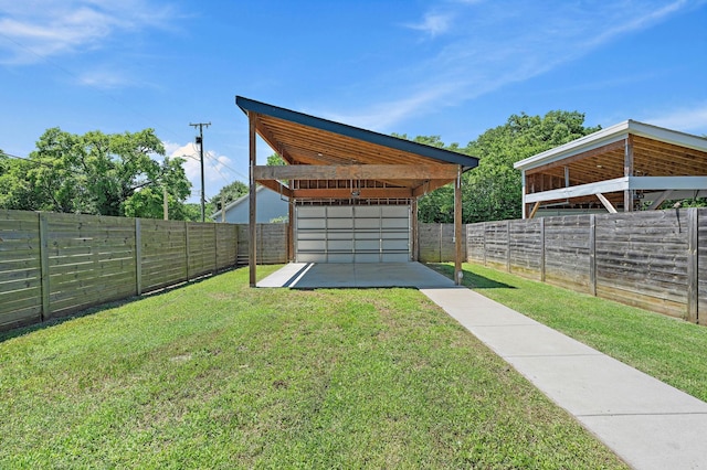 713B 32nd Ave N, Nashville, TN 37209 - view of yard with a detached garage