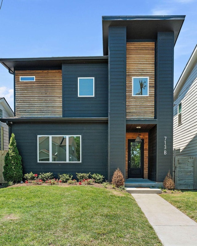 713B 32nd Ave N, Nashville, TN 37209 - contemporary home featuring a front lawn