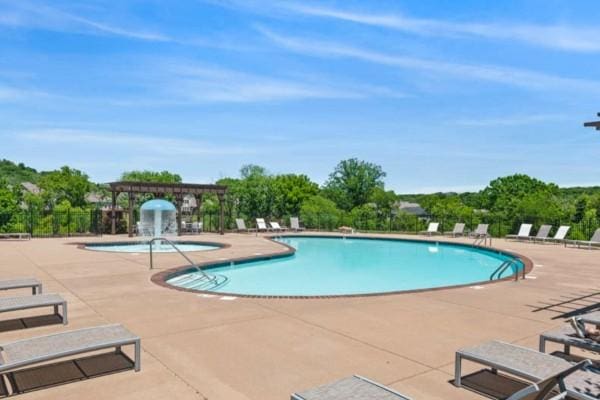 372 Old Stone Rd, Goodlettsville, TN 37072 - community pool with a patio area