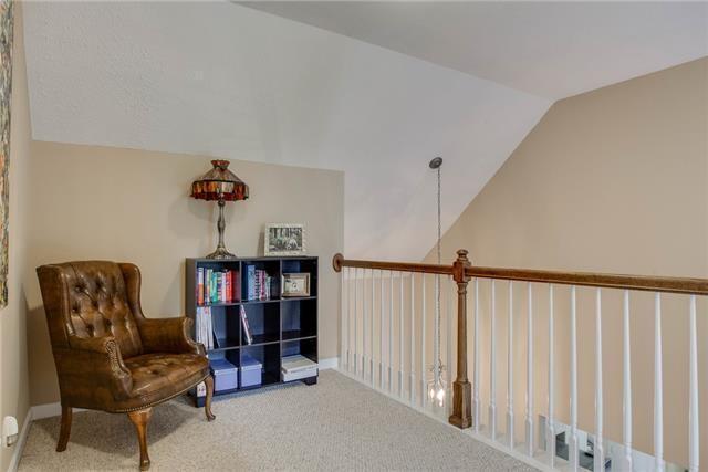1602 Zurich Dr, Spring Hill, TN 37174 - sitting room featuring vaulted ceiling and carpet floors