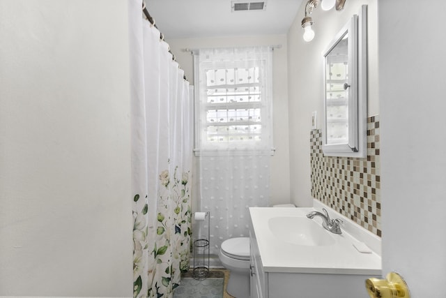 109 Garwood Dr, Nashville, TN 37210 - full bath featuring toilet, vanity, and curtained shower