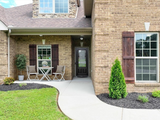 1116 Rivercrest Dr, Murfreesboro, TN 37129 - entrance to property with roof with shingles and brick siding