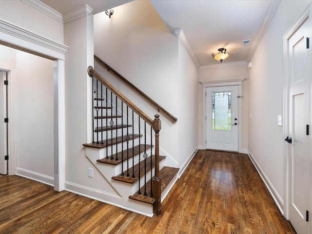 1116 Rivercrest Dr, Murfreesboro, TN 37129 - entrance foyer featuring crown molding, wood finished floors, baseboards, and stairway