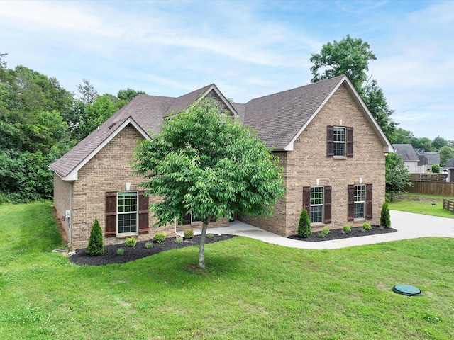1116 Rivercrest Dr, Murfreesboro, TN 37129 - traditional home featuring brick siding and a shingled roof