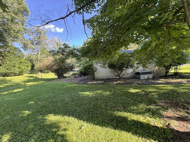 512 Utley Dr, Goodlettsville, TN 37072 - view of grassy yard