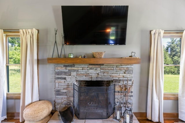 2890 Ellis Ln, Palmyra, TN 37142 - detailed view of a stone fireplace