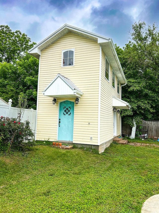 126 Carroll St S, Bruceton, TN 38317 - view of front of house featuring entry steps