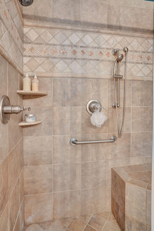 1161 Chloe Dr, Gallatin, TN 37066 - bathroom featuring tiled shower