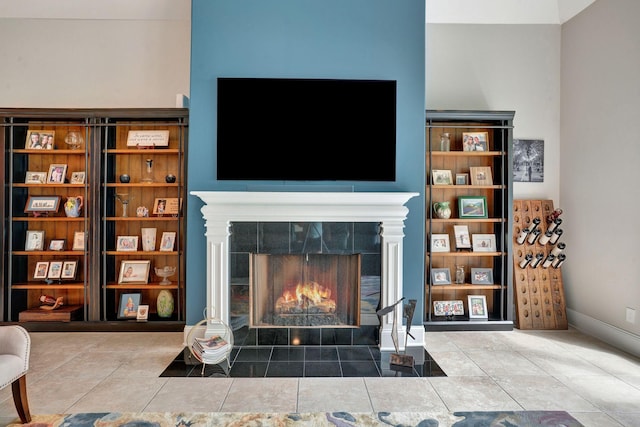 1161 Chloe Dr, Gallatin, TN 37066 - tiled living room featuring a fireplace