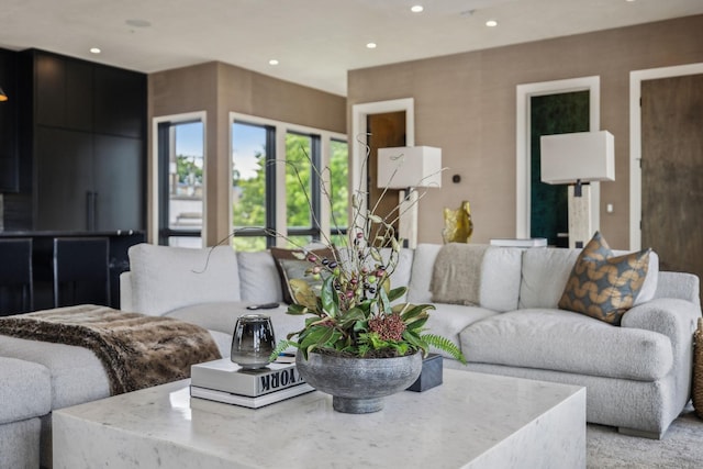 1016B 9th Ave S, Nashville, TN 37203 - living room with recessed lighting