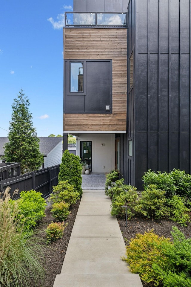 1016B 9th Ave S, Nashville, TN 37203 - view of front of home featuring board and batten siding and covered porch
