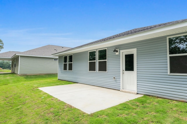 34 Aurora Cir, Fayetteville, TN 37334 - back of property featuring a patio area and a yard