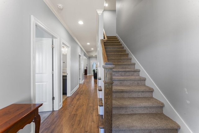 4115 Andes Dr, Murfreesboro, TN 37127 - stairway featuring crown molding, wood finished floors, recessed lighting, and baseboards