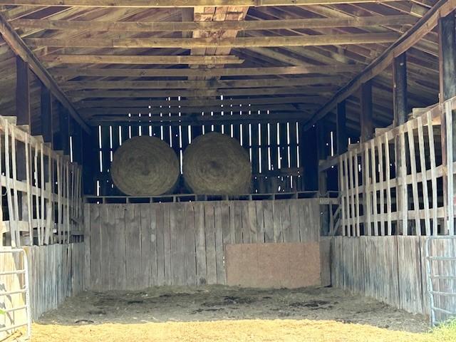 1820 Buck Smith Rd, Palmyra, TN 37142 - view of horse barn