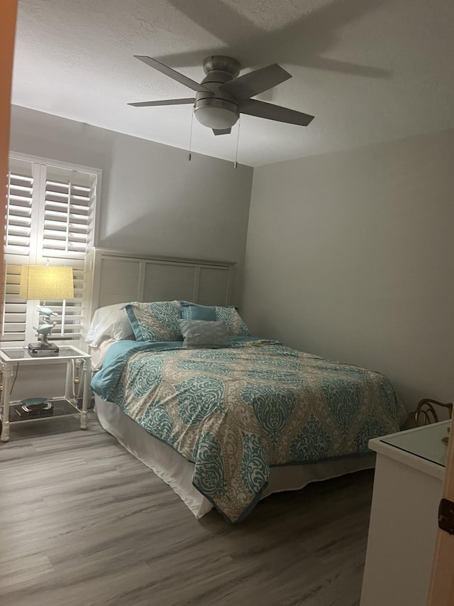 120 Brookhaven Dr, Gallatin, TN 37066 - bedroom featuring wood finished floors and a ceiling fan