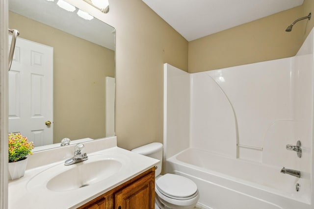2956 Augusta Trace Dr, Spring Hill, TN 37174 - bathroom featuring toilet, vanity, and bathing tub / shower combination
