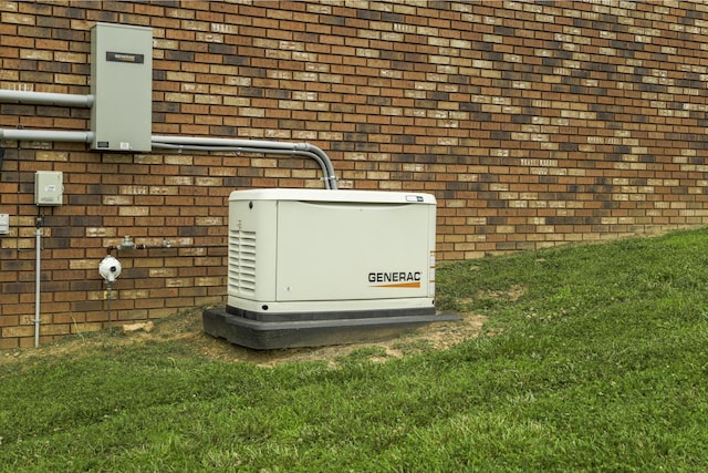 535 Dawson Rd, Cumberland Furnace, TN 37051 - exterior view of a power unit and brick siding