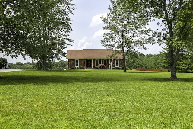 535 Dawson Rd, Cumberland Furnace, TN 37051 - ranch-style house with a front yard