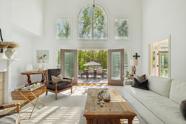 6321 Wescates, Brentwood, TN 37027 - living area featuring a high ceiling and wood finished floors