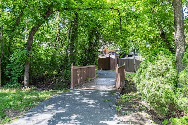1154 Olde Cameron Ln, Franklin, TN 37067 - gate with a view of trees