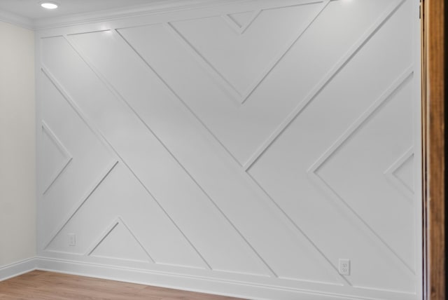 583 Pongracz Way, Clarksville, TN 37042 - detailed view of wood finished floors, baseboards, and recessed lighting