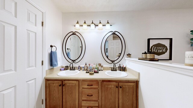 813 Chaney Woods Dr, La Vergne, TN 37086 - bathroom featuring double vanity