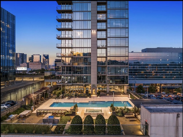 1212 Laurel St Unit 2005, Nashville, TN 37203 - community pool with a city view