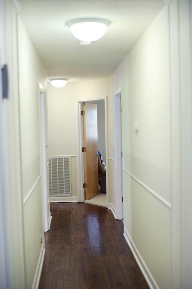 435 Richland Cir, Gallatin, TN 37066 - hall featuring wood finished floors