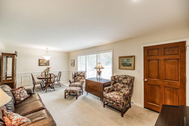 435 Richland Cir, Gallatin, TN 37066 - living area with light colored carpet and wainscoting