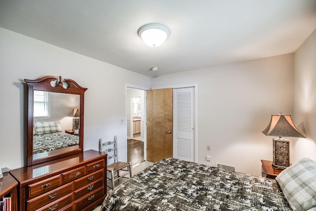 435 Richland Cir, Gallatin, TN 37066 - bedroom featuring a closet and wood finished floors