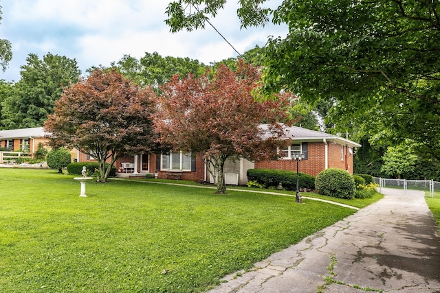 435 Richland Cir, Gallatin, TN 37066 - view of front facade featuring brick siding