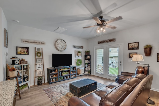 803 Dallas Dr, Columbia, TN 38401 - living area featuring ceiling fan, light wood-type flooring, and baseboards