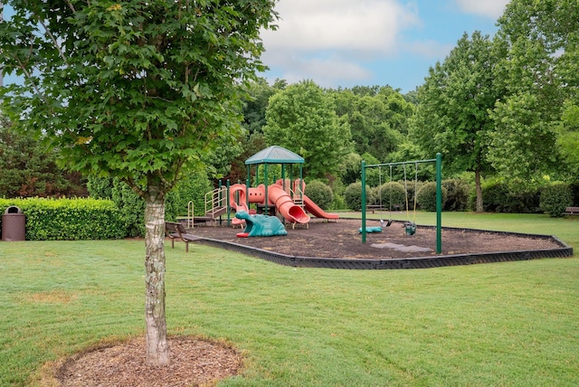 3755 Indian Creek Blvd, Murfreesboro, TN 37128 - community play area featuring a lawn
