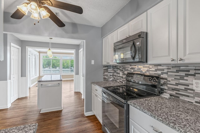108 Agee Cir W, Hendersonville, TN 37075 - kitchen with black appliances, dark wood finished floors, white cabinetry, a ceiling fan, and decorative backsplash