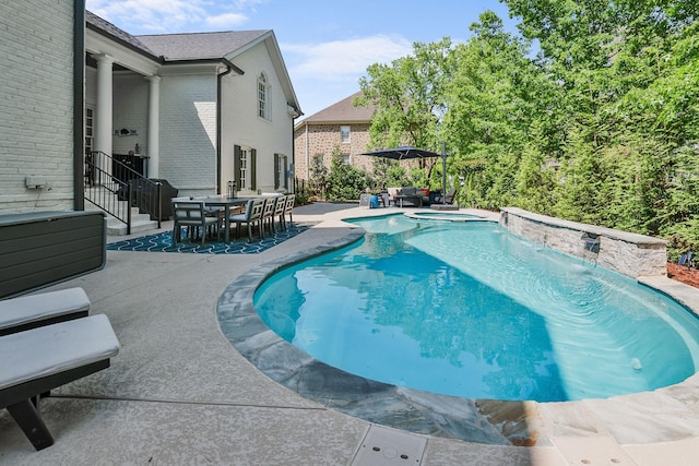 1422 Primrose Ln, Franklin, TN 37064 - swimming pool with a patio area and outdoor dining area