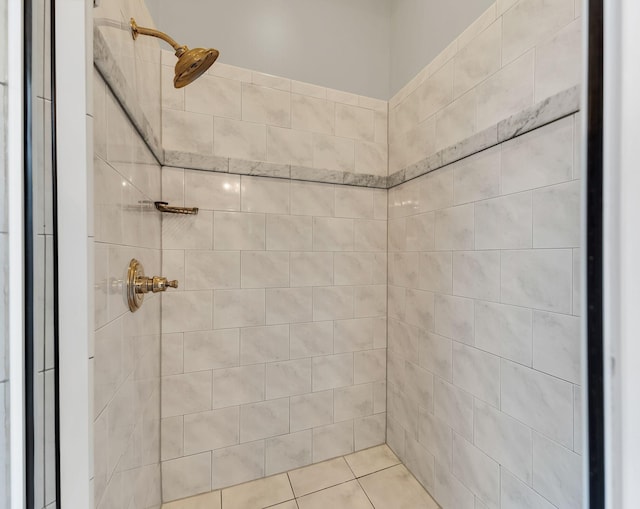 113 Middleton Cir, Nashville, TN 37215 - full bathroom featuring a tile shower