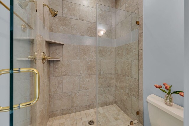 113 Middleton Cir, Nashville, TN 37215 - full bathroom with a stall shower and toilet