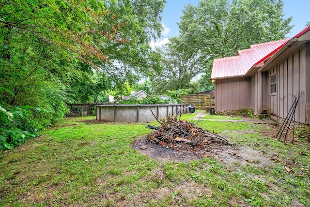 525 Inver Ln, Clarksville, TN 37042 - view of yard featuring an outdoor pool
