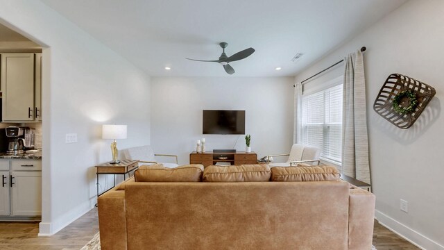 1137 Fiona Dr, Lebanon, TN 37087 - living room with ceiling fan, light wood-style flooring, baseboards, and recessed lighting