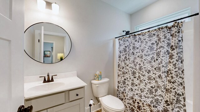 1137 Fiona Dr, Lebanon, TN 37087 - full bathroom with vanity, toilet, and a shower with curtain