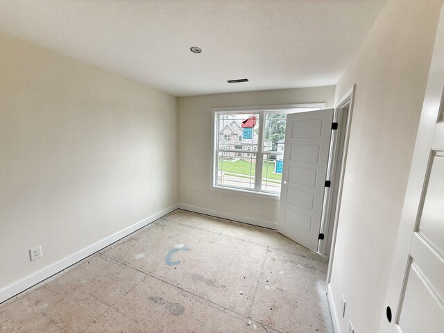 209 Griffey Ests, Clarksville, TN 37042 - spare room with baseboards