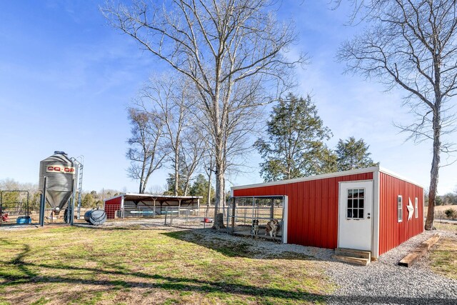 2824 Robert Truelove Rd, Columbia, TN 38401 - view of yard featuring a pole building and an outdoor structure