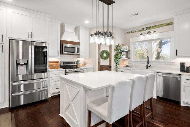 2824 Robert Truelove Rd, Columbia, TN 38401 - kitchen with stainless steel appliances, a sink, decorative backsplash, recessed lighting, and dark wood-style flooring