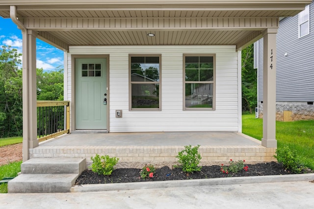 174 Oak St, Clarksville, TN 37042 - view of exterior entry with a porch