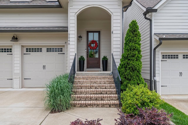 5540 Knob Rd, Nashville, TN 37209 - entrance to property featuring a garage, driveway, and a shingled roof
