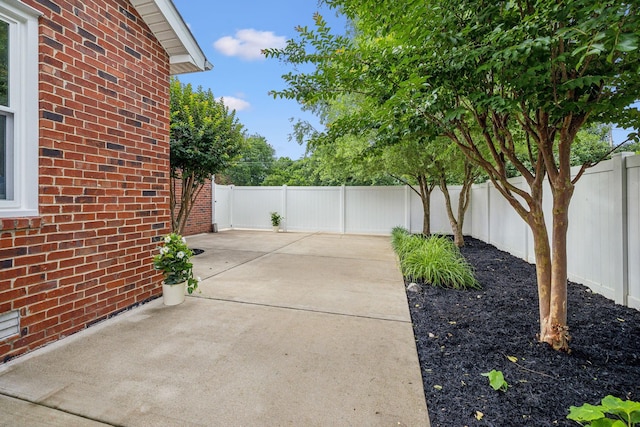 124 Mabry Dr, Murfreesboro, TN 37127 - fenced backyard featuring a patio area